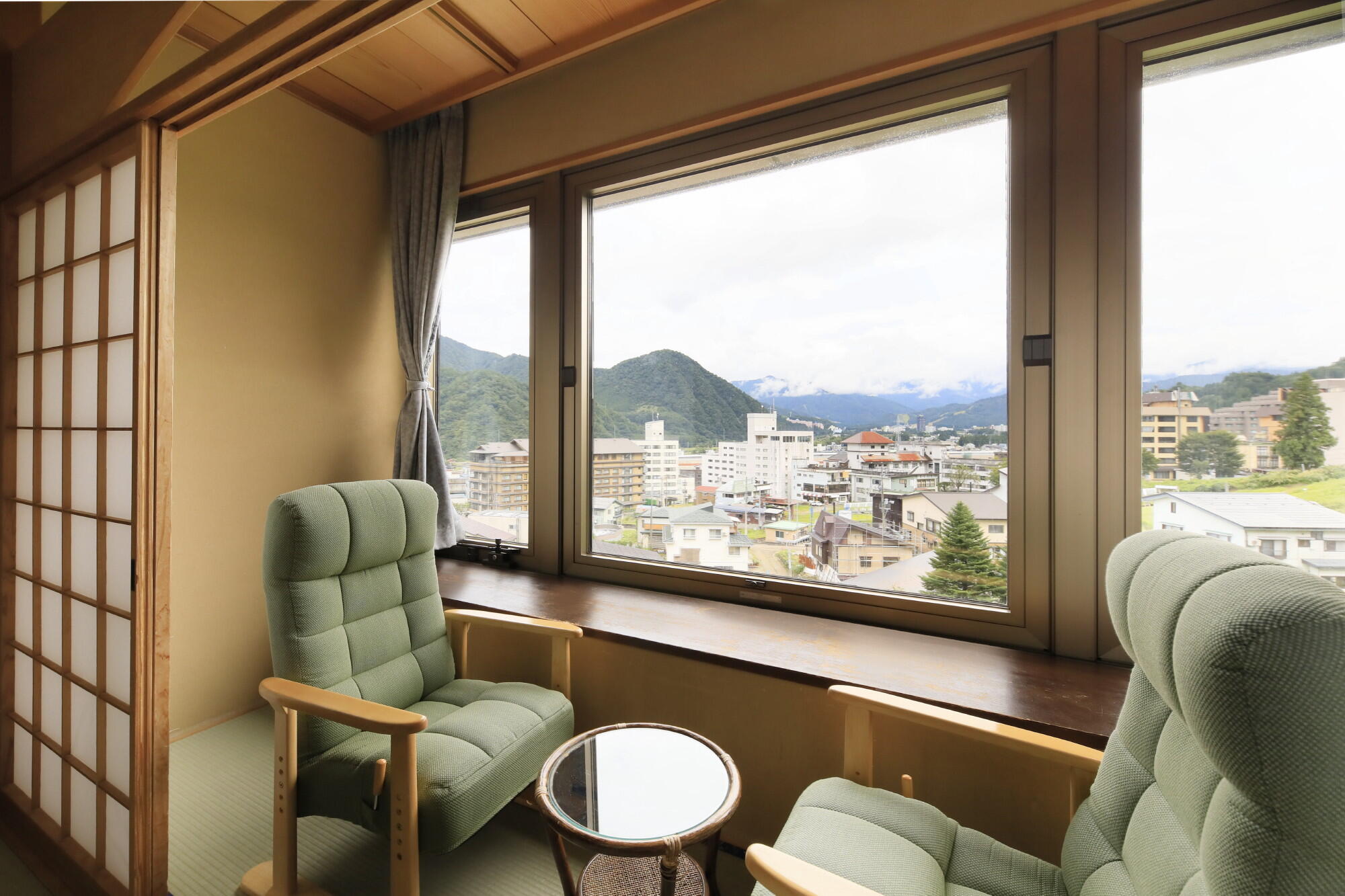 ヒノキ風呂付特別室